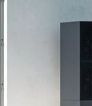 Modernes Haus mit Wärmepumpe von Viessman im Außenbereich.